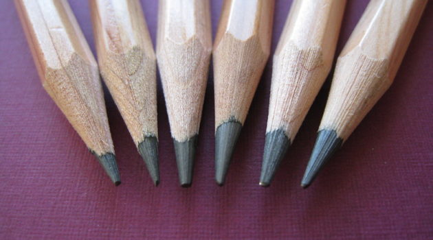 The picture shows the tips of pencils to represent financial tips.